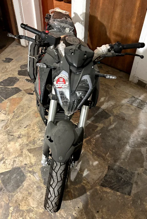 بنلی‏، TNT 180S‏