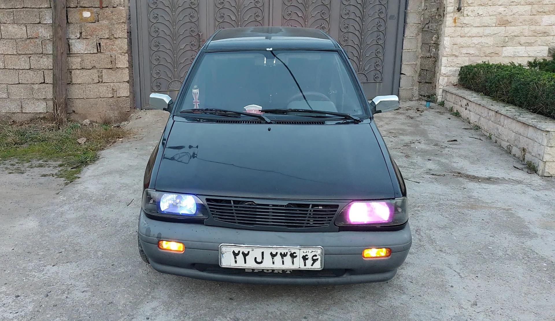 پراید‏، صندوق دار‏