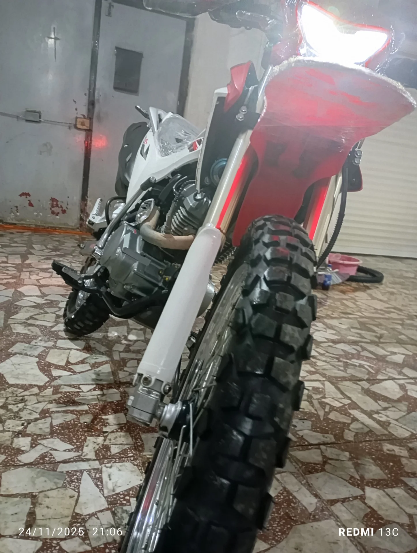 جهان همتا‏، همتاز 200‏