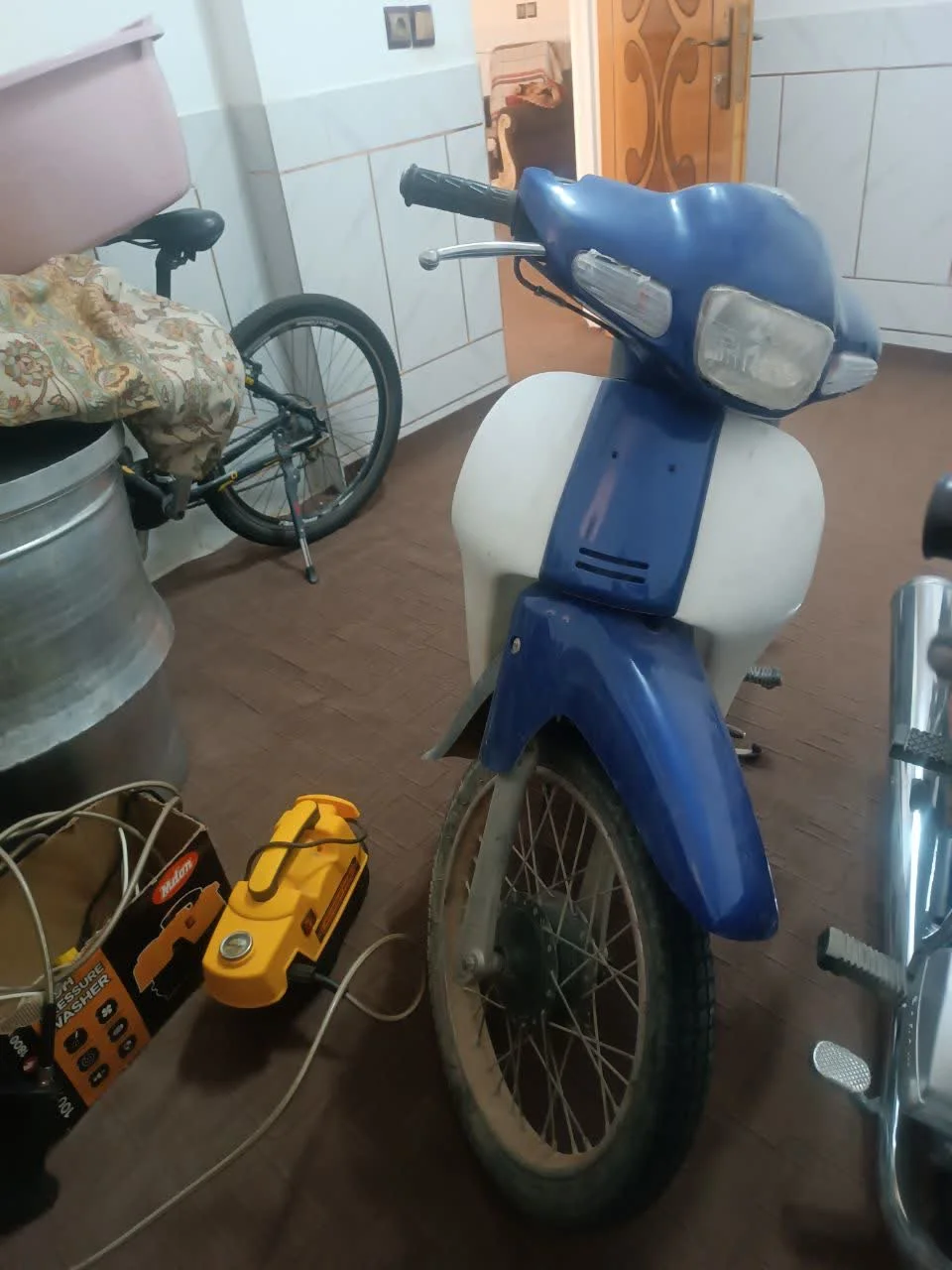 مدناس‏، بهمن A‏