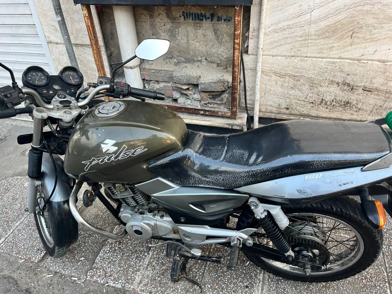 باجاج‏، پالس 180‏