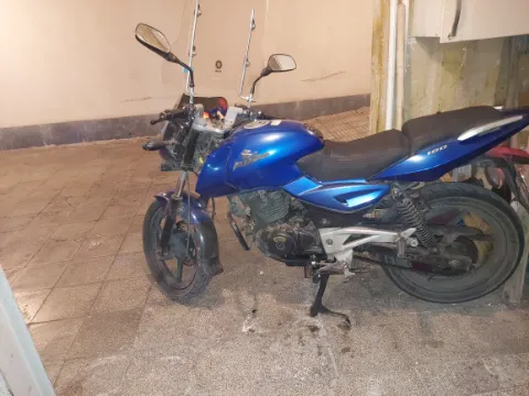 باجاج‏، پالس 180‏