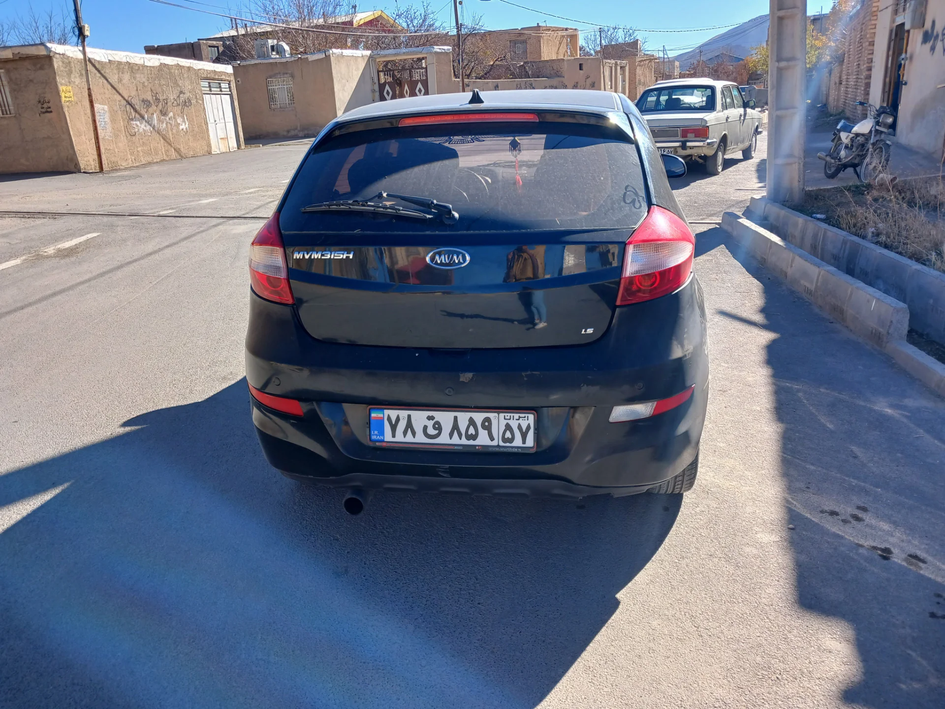 ام وی ام‏، 315هاچ بک‏، ساده‏