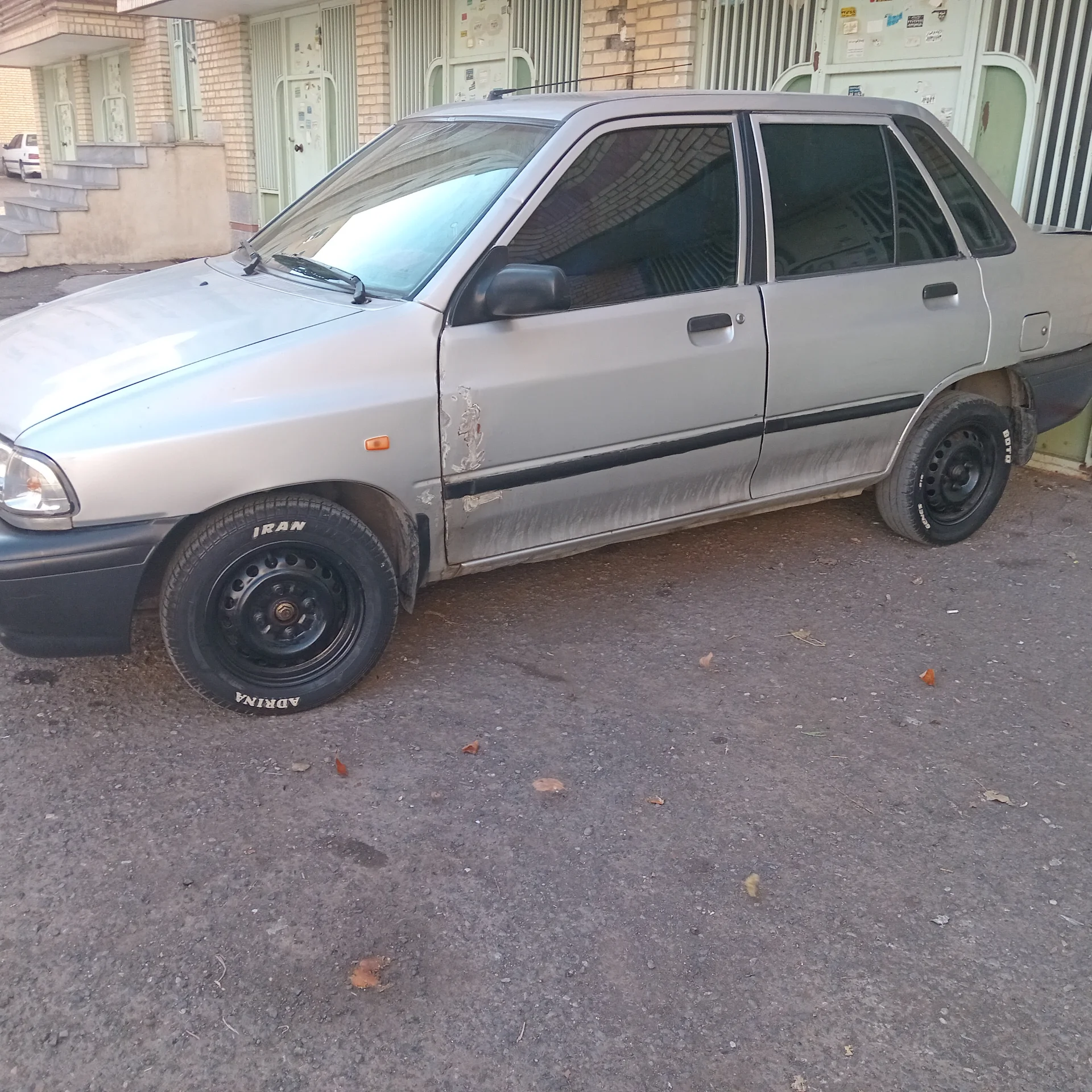 پراید‏، صندوق دار‏