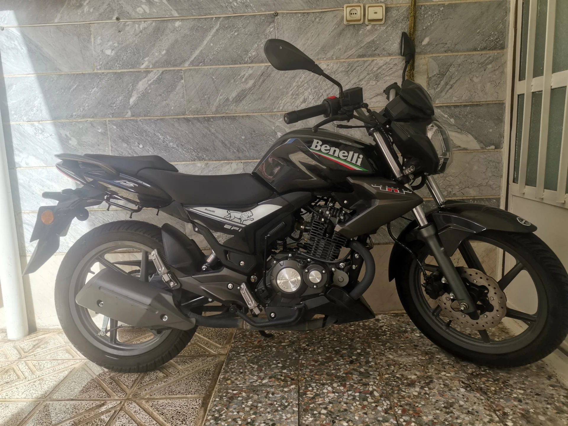 بنلی‏، TNT 150‏