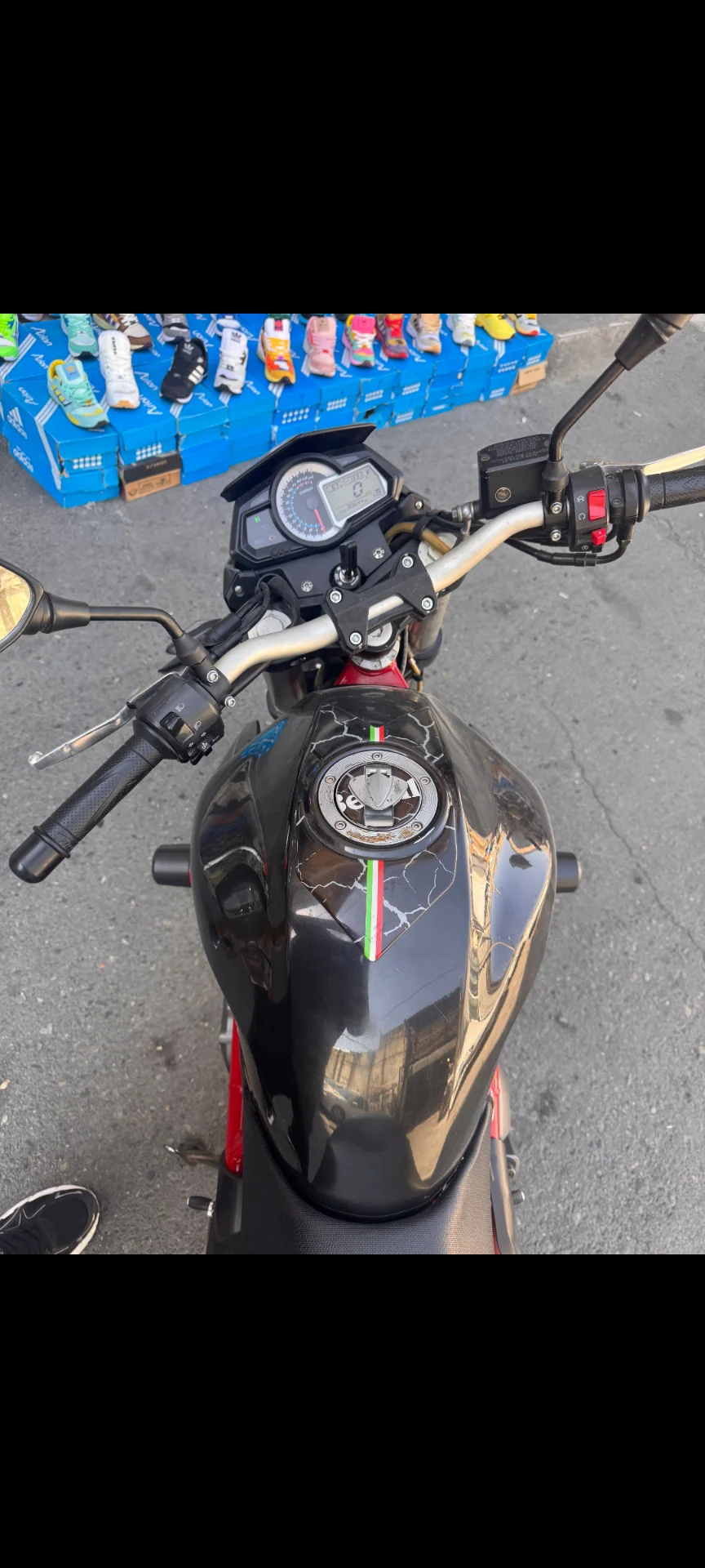 بنلی‏، TNT 300‏