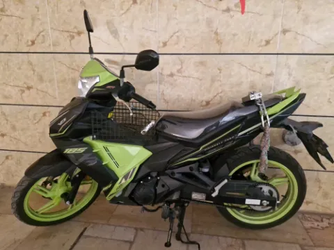 اس وای ام‏، لاکی BX185‏