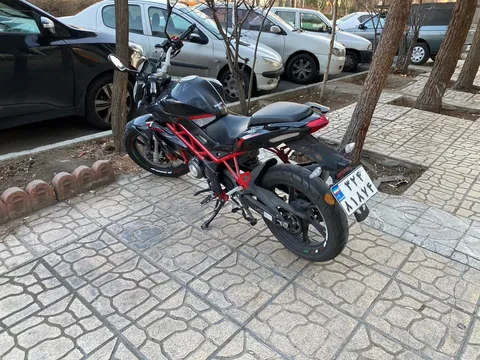 بنلی‏، TNT 150‏