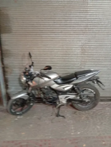 باجاج‏، پالس 180‏