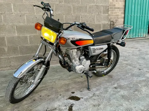 هوندا‏، CD 200‏