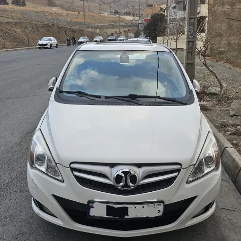 بایک، سابرینا هاچ بک (مونتاژ)