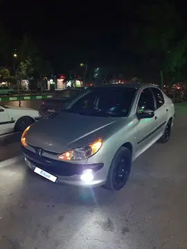 پژو‏، 206 SD‏، V8‏