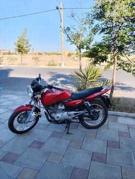 باجاج‏، پالس 180‏