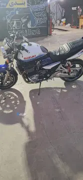 سوزوکی‏، GSX 1400‏ - تصویر 4