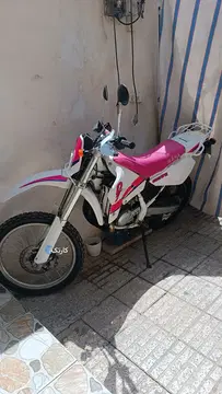 یاماها‏، DT 200‏ - تصویر 1