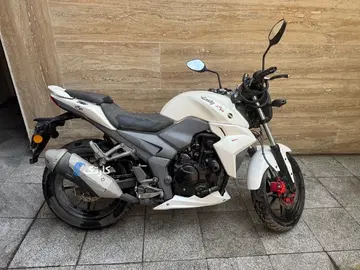 اس وای ام‏، لاکی T3 250‏ - تصویر 1