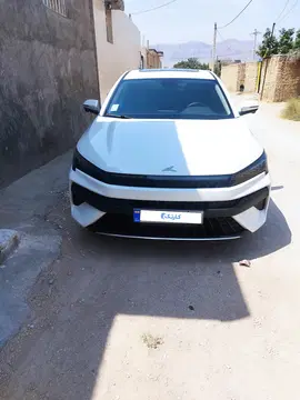 کی ام سی‏، J7‏