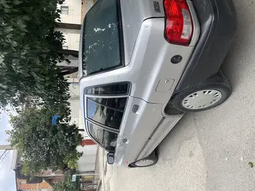 پراید‏، صندوق دار‏