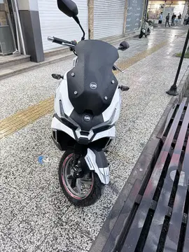 اس وای ام‏، ADV 175‏ - تصویر 4
