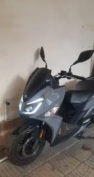 اس وای ام‏، گلکسی J 200‏