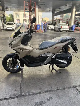 هوندا‏، ADV 160‏ - تصویر 3