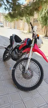 جهان همتا‏، فلات CRF200‏ - تصویر 4