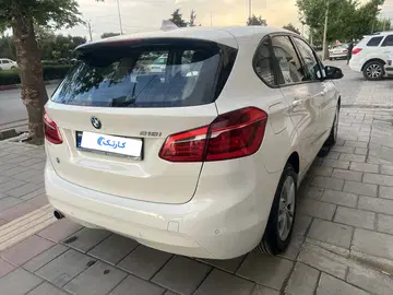 ب ام و‏، سری 2 اکتیوتورر‏، 225i‏ - تصویر 5