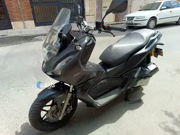 کبیر موتور‏، ADV 150i‏ - تصویر 1