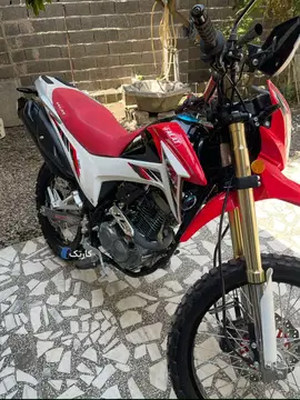 جهان همتا‏، فلات CRF200‏ - تصویر 2