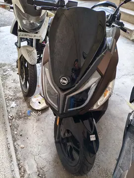 اس وای ام‏، گلکسی J 200‏ - تصویر 2