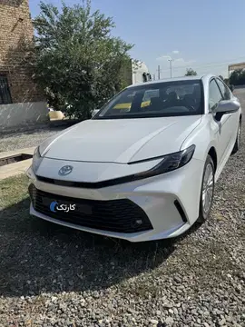 تویوتا‏، کمری‏، LE‏