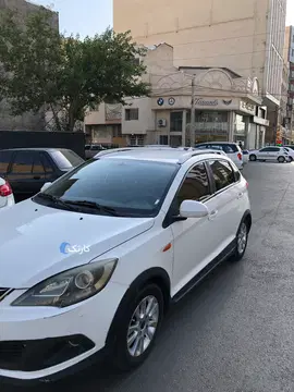ام وی ام‏، 315هاچ بک‏، اسپرت لاکچری‏ - تصویر 1