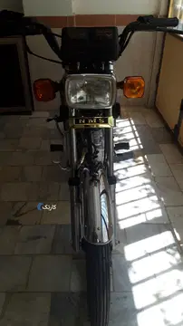 نیرو موتور شیراز‏، احسان 125‏
