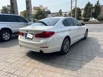 ب ام و‏، سری 5 سدان‏، 520i‏ - تصویر 2