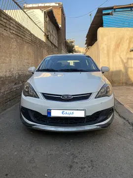 ام وی ام‏، 315هاچ بک‏، اسپرت لاکچری‏ - تصویر 1