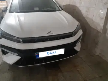 کی ام سی‏، J7‏ - تصویر 2
