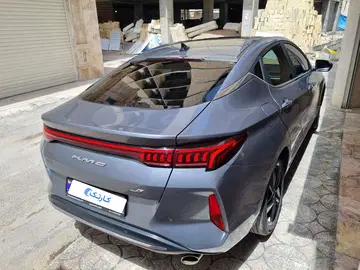 کی ام سی‏، J7‏ - تصویر 3