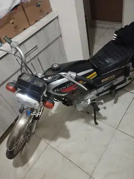 هوندا‏، ADV 150‏ - تصویر 1