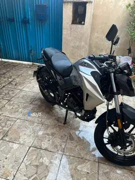 اس وای ام‏، گلکسی NA 180‏ - تصویر 2