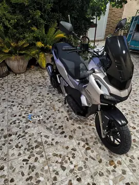 هوندا‏، ADV 150‏ - تصویر 1