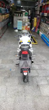 مگلی‏، 200R‏ بی‌نظیر - تصویر 3
