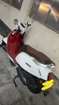 بنلی‏، کافه نرو 150‏ - تصویر 1
