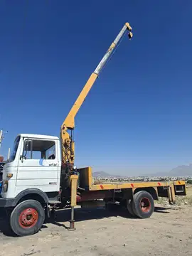 جرثقیل خاور ۳تن مدل ۱۳۵۶