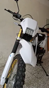 روان سیکلت‏، تریل 200‏ - تصویر 1
