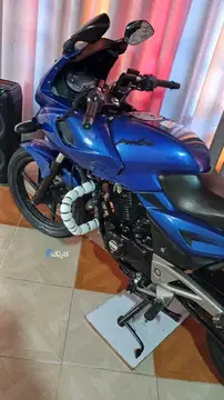 باجاج‏، پالس 220‏