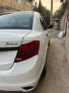 ساینا‏، کارمندی بی رنگ و بی ضربه - تصویر 4