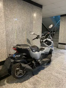 اس وای ام‏، ADV 175‏ - تصویر 1