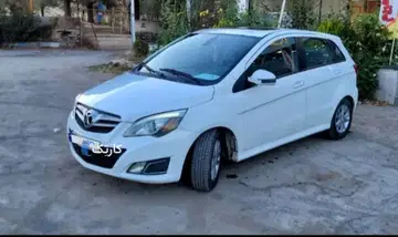 بایک‏، سابرینا هاچ بک‏ اتومات سانروف دار - تصویر 2