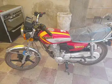 سلام موتورسیکلت ۱۵۰ پروازیه ۲۰روزهست روشن شده - تصویر 3