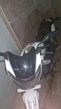 تی وی اس‏، آپاچی 180‏ - تصویر 3